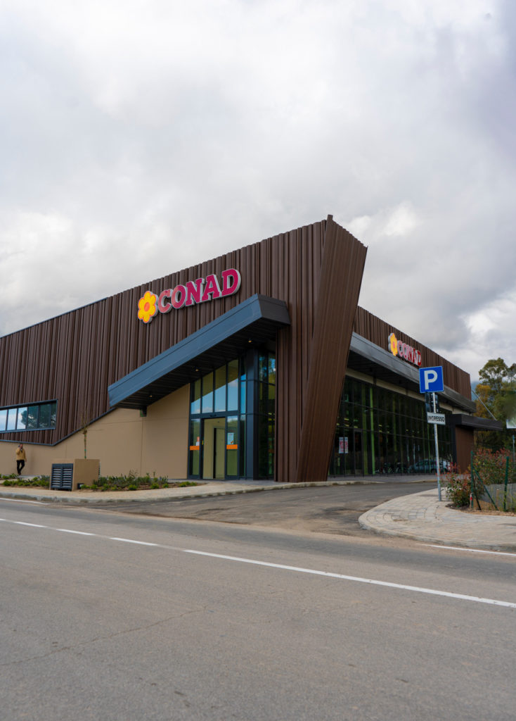 A Campo nell'Elba il nuovo Conad si trova in  Via della Costa